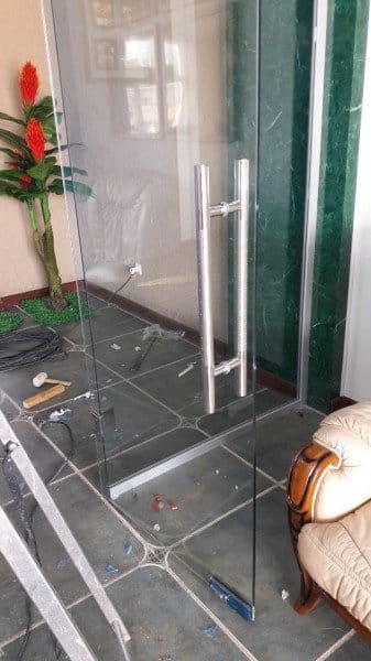 Стеклянные двери